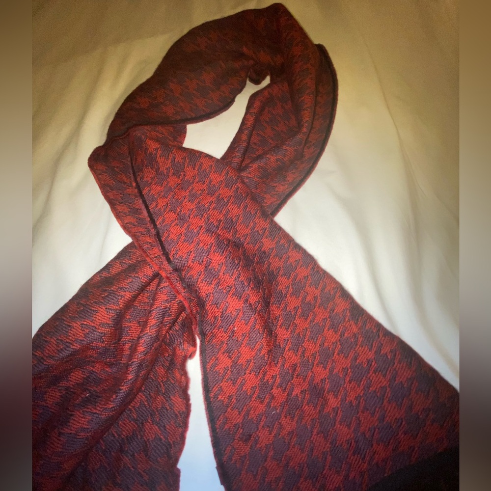 Paul Frederick scarf